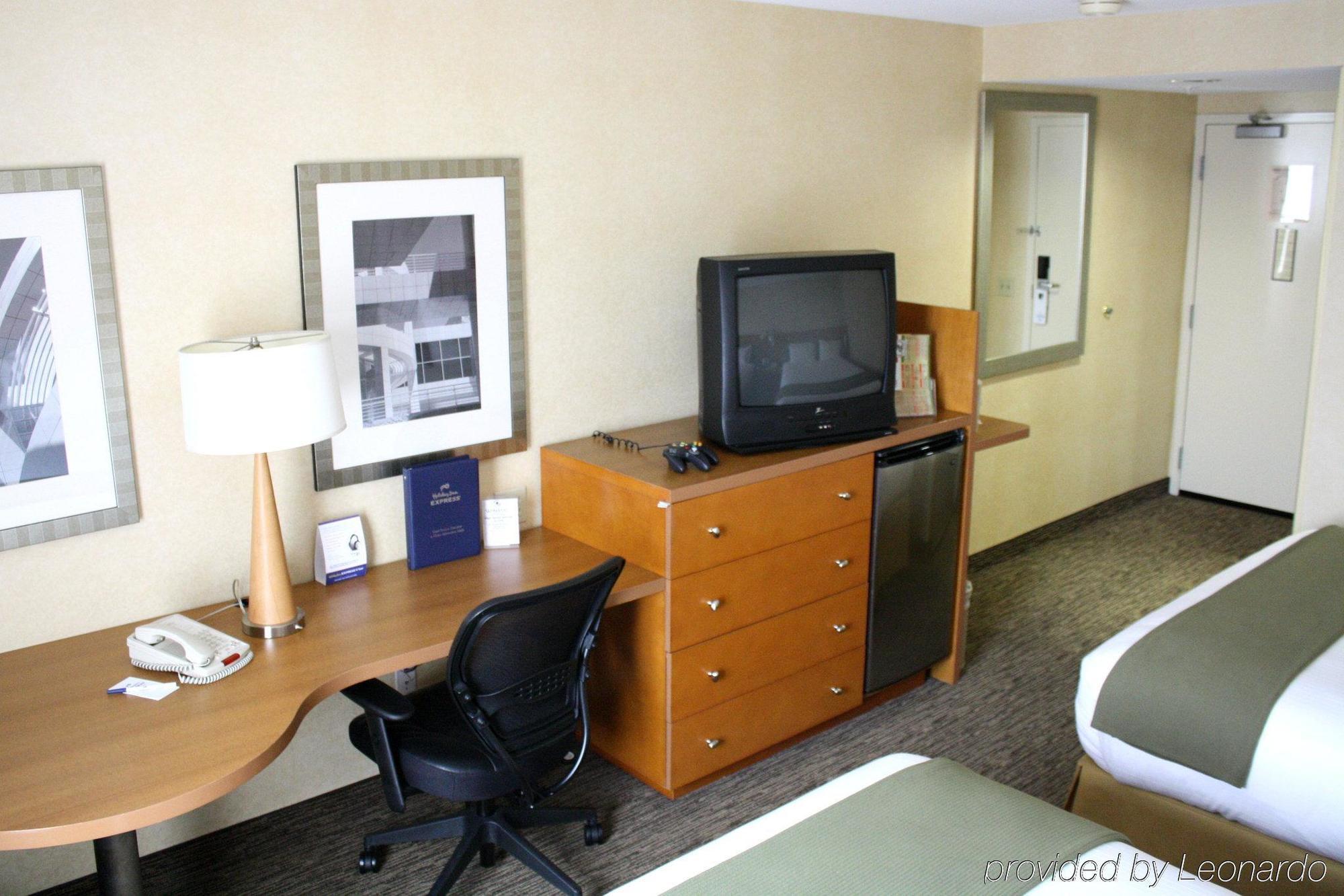 Holiday Inn Express West Los Angeles By Ihg Rum bild