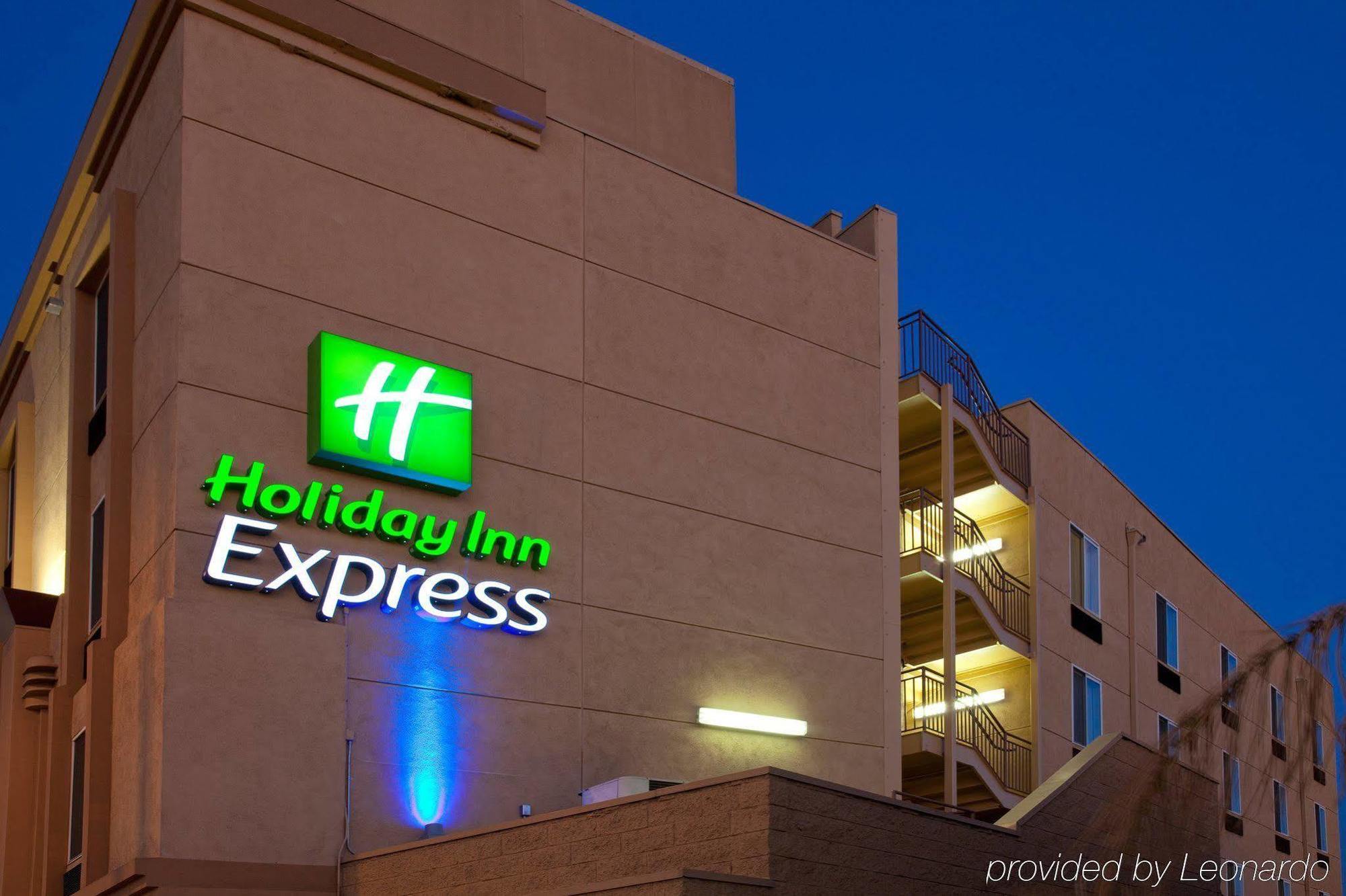 Holiday Inn Express West Los Angeles By Ihg Exteriör bild