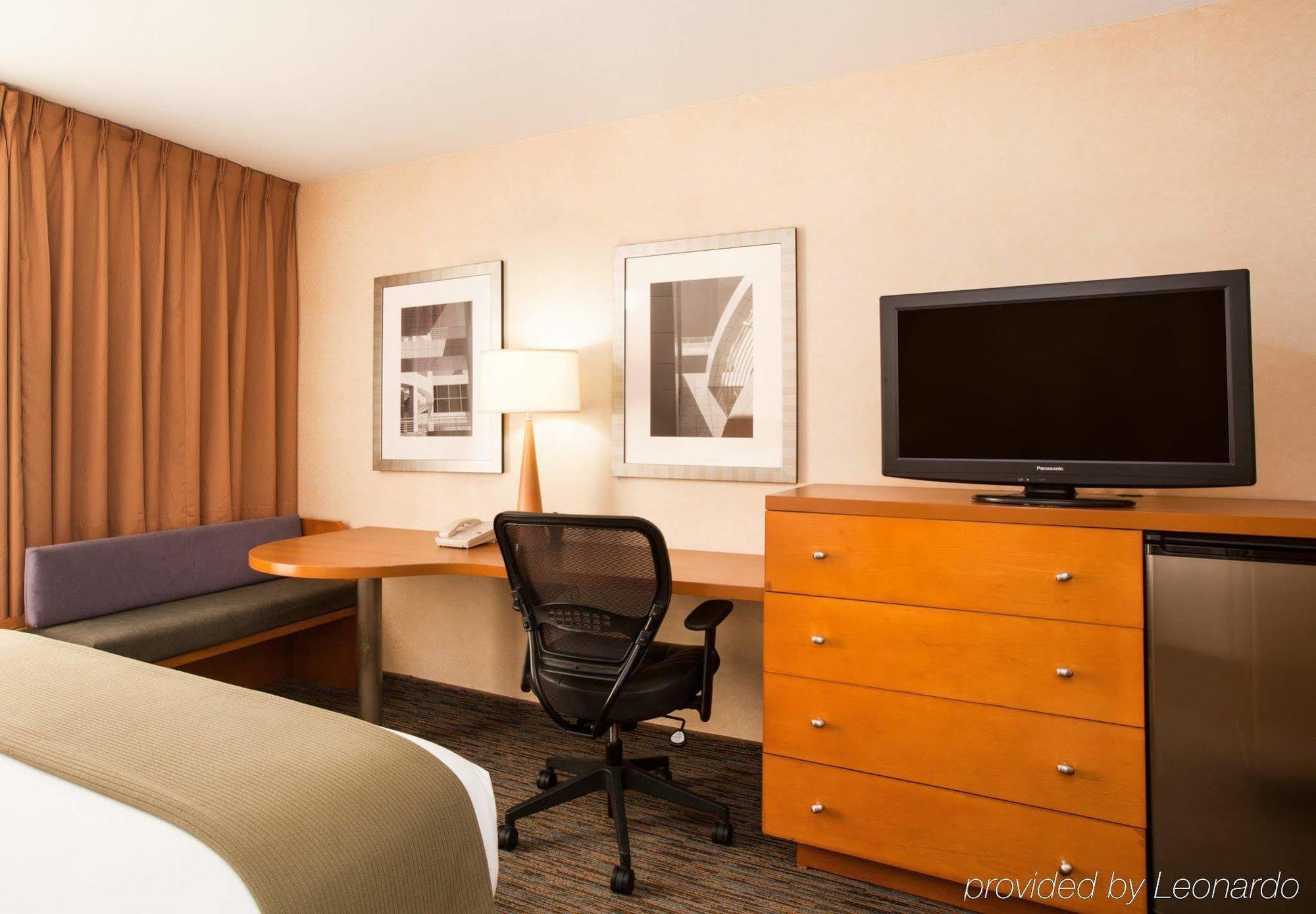 Holiday Inn Express West Los Angeles By Ihg Exteriör bild